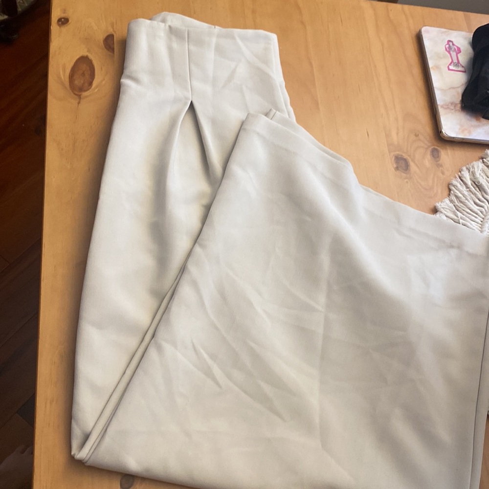 Zara like new wide leg high waisted trousers with side zipper